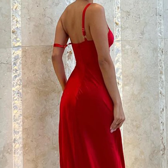 Runaway the label Kelsi midi dress - Picture 2 of 4